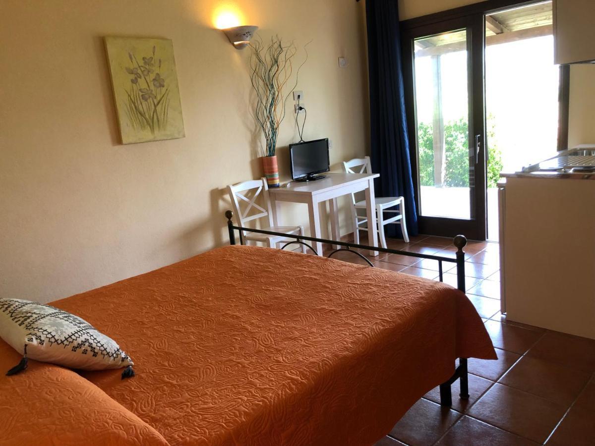Agriturismo Campesi Casale Tra Le Vigne Aglientu Exteriér fotografie