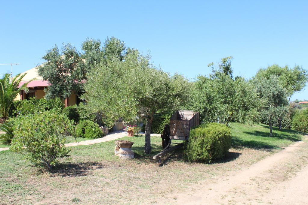 Agriturismo Campesi Casale Tra Le Vigne Aglientu Exteriér fotografie