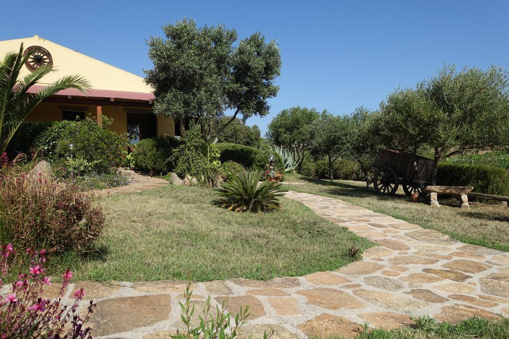 Agriturismo Campesi Casale Tra Le Vigne Aglientu Exteriér fotografie