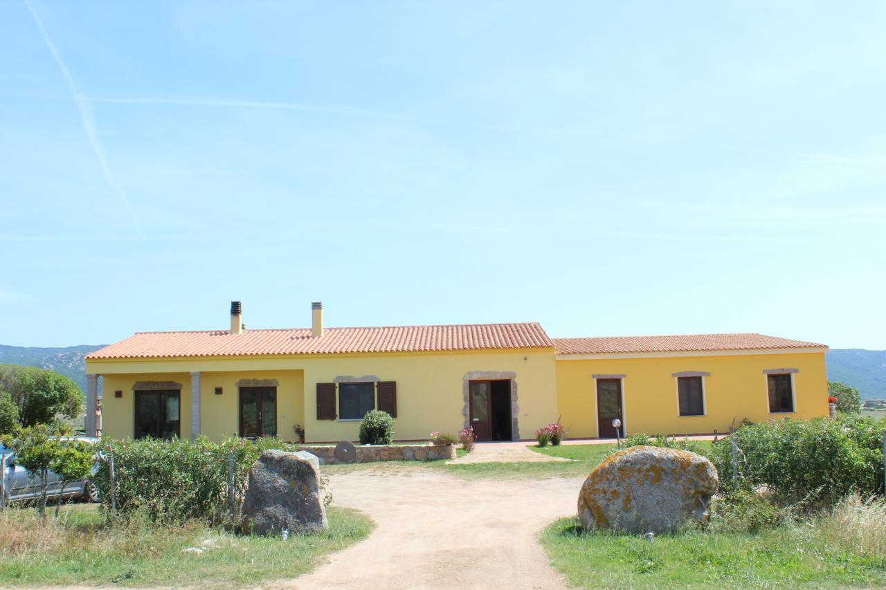 Agriturismo Campesi Casale Tra Le Vigne Aglientu Exteriér fotografie